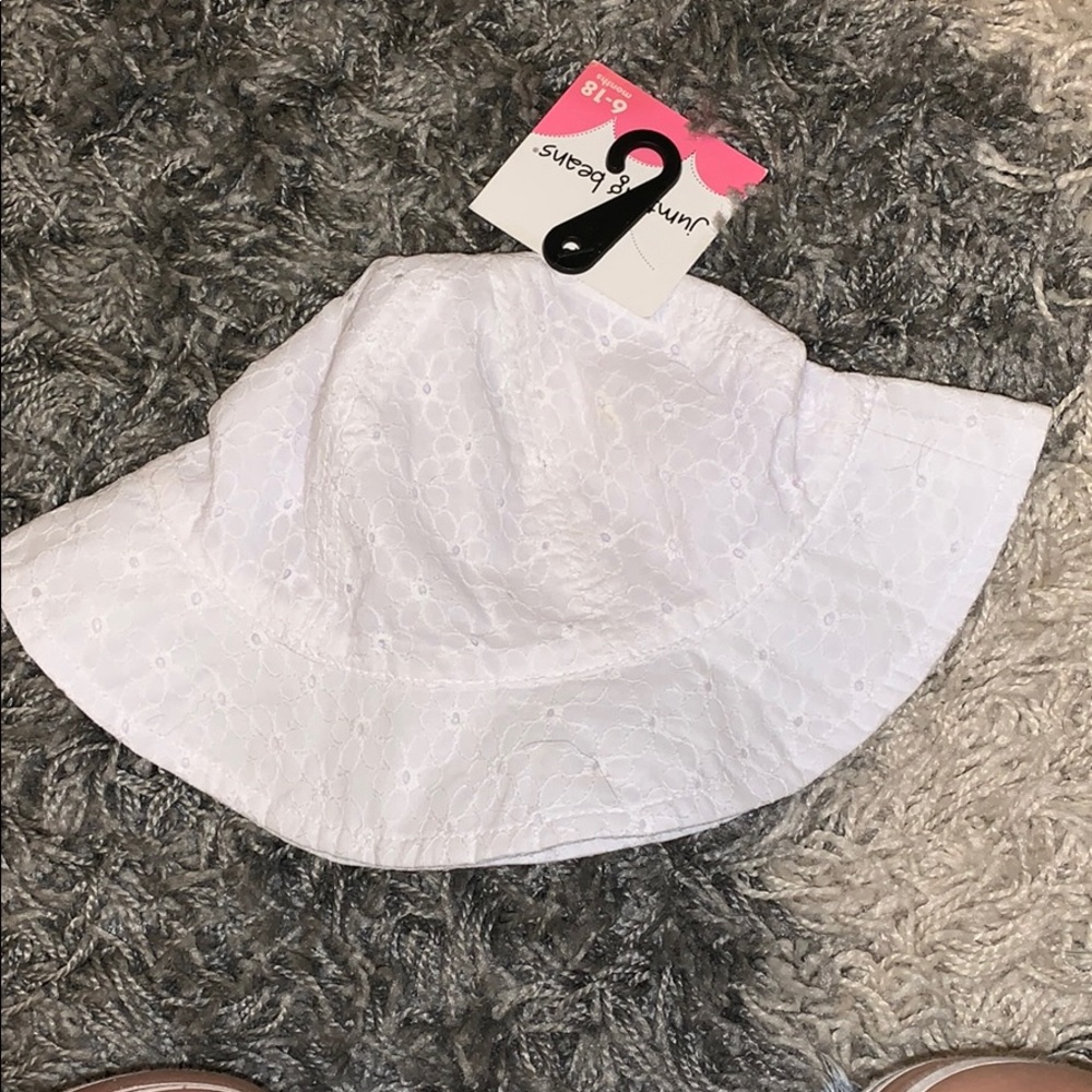 Beach hay - white eyelet
